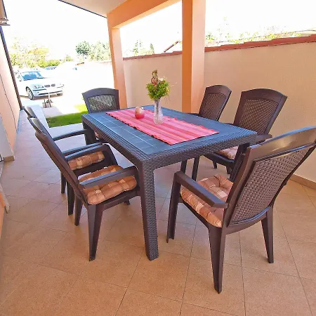 Mala Vala 1332 * Fažana