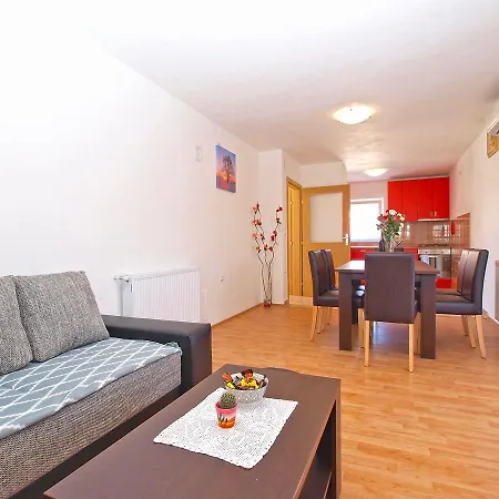 Mala Vala 1332 Fažana