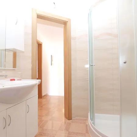 Mala Vala 1332 Fažana