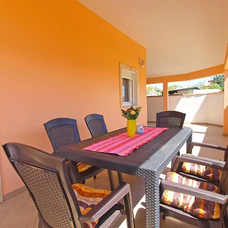 Apartman Mala Vala 1332 *