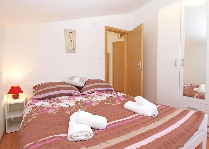 Mala Vala 1332 * Fažana