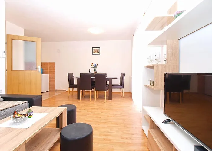 아파트 Mala Vala 1332 *