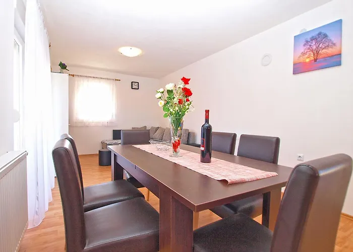 Mala Vala 1332 아파트