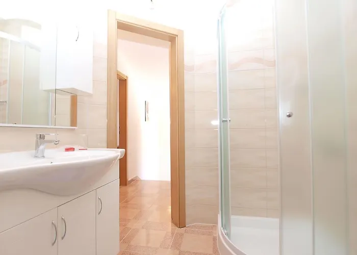 Mala Vala 1332 파자나